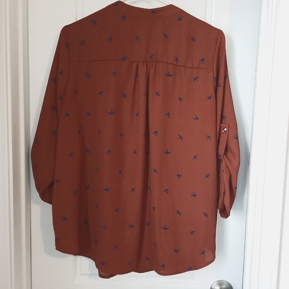 Zenobia misses blouse - Picture 3 of 4